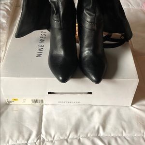 Black heel boot